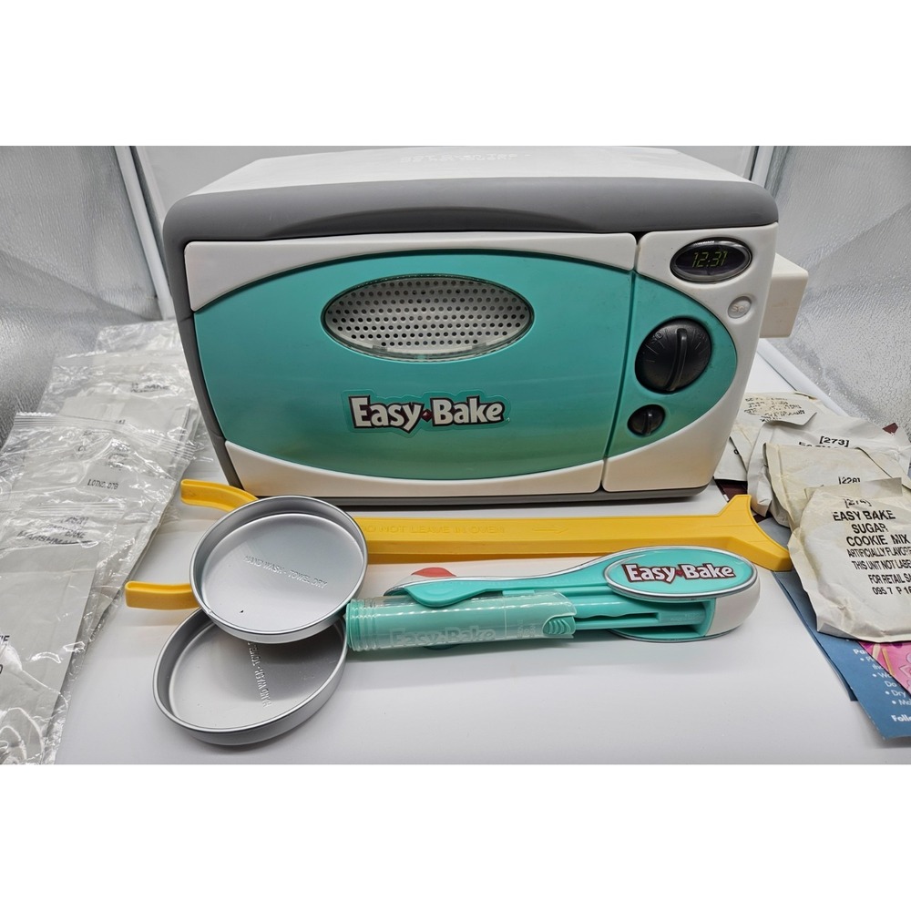 Easy-Bake Oven and Snack Center Teal White Electric Toy‎ with Pans and Mixes - Picture 5 of 16